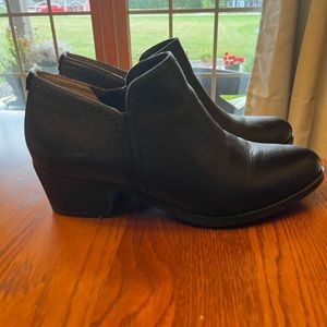 naturalizer black leather boots.